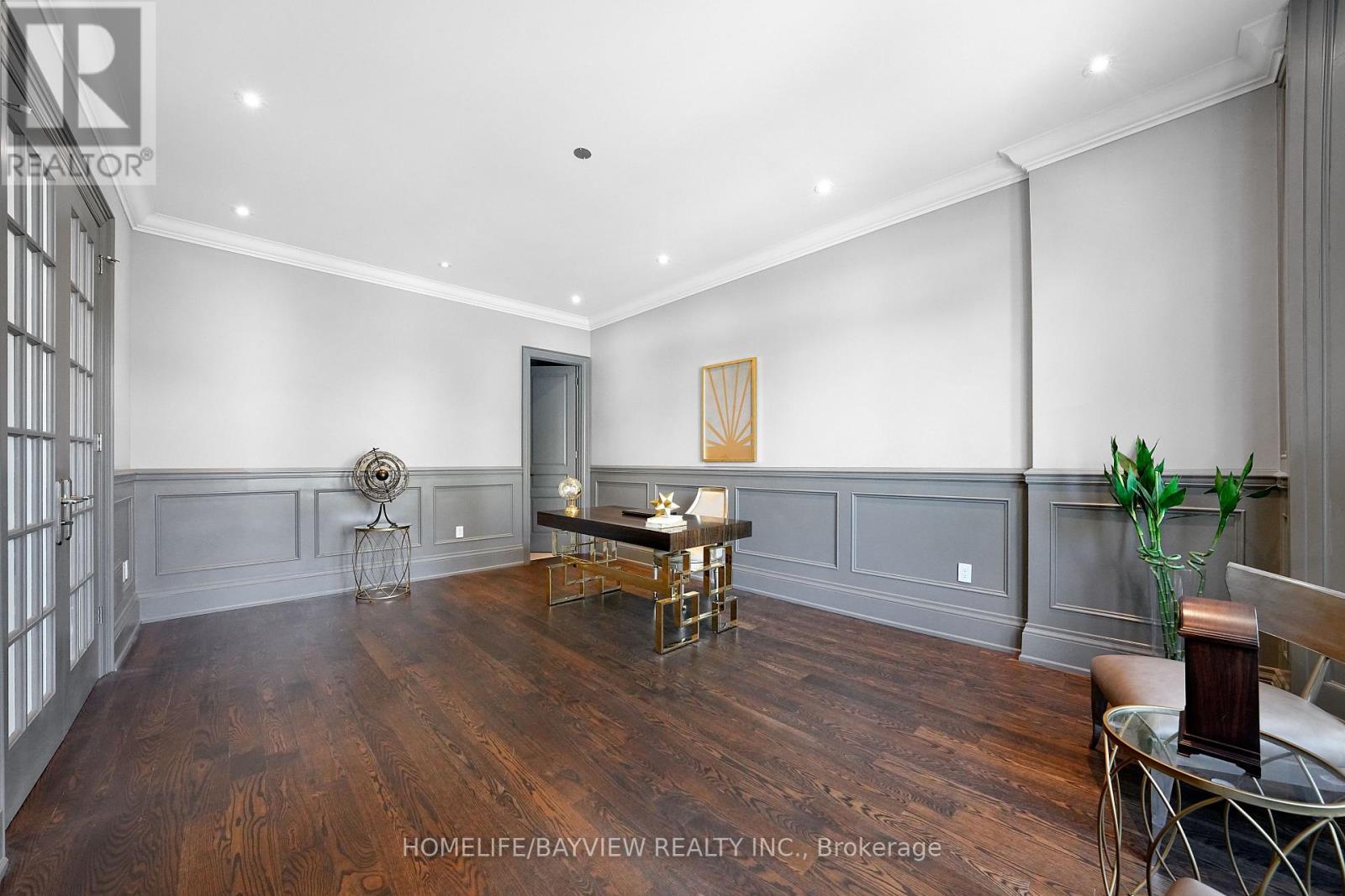 Photo 34 of 111 Hillview Road, Aurora ON