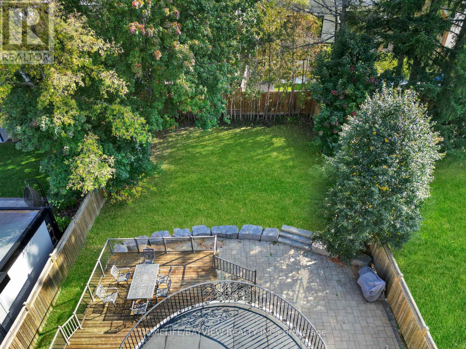 Photo 37 of 111 Hillview Road, Aurora ON