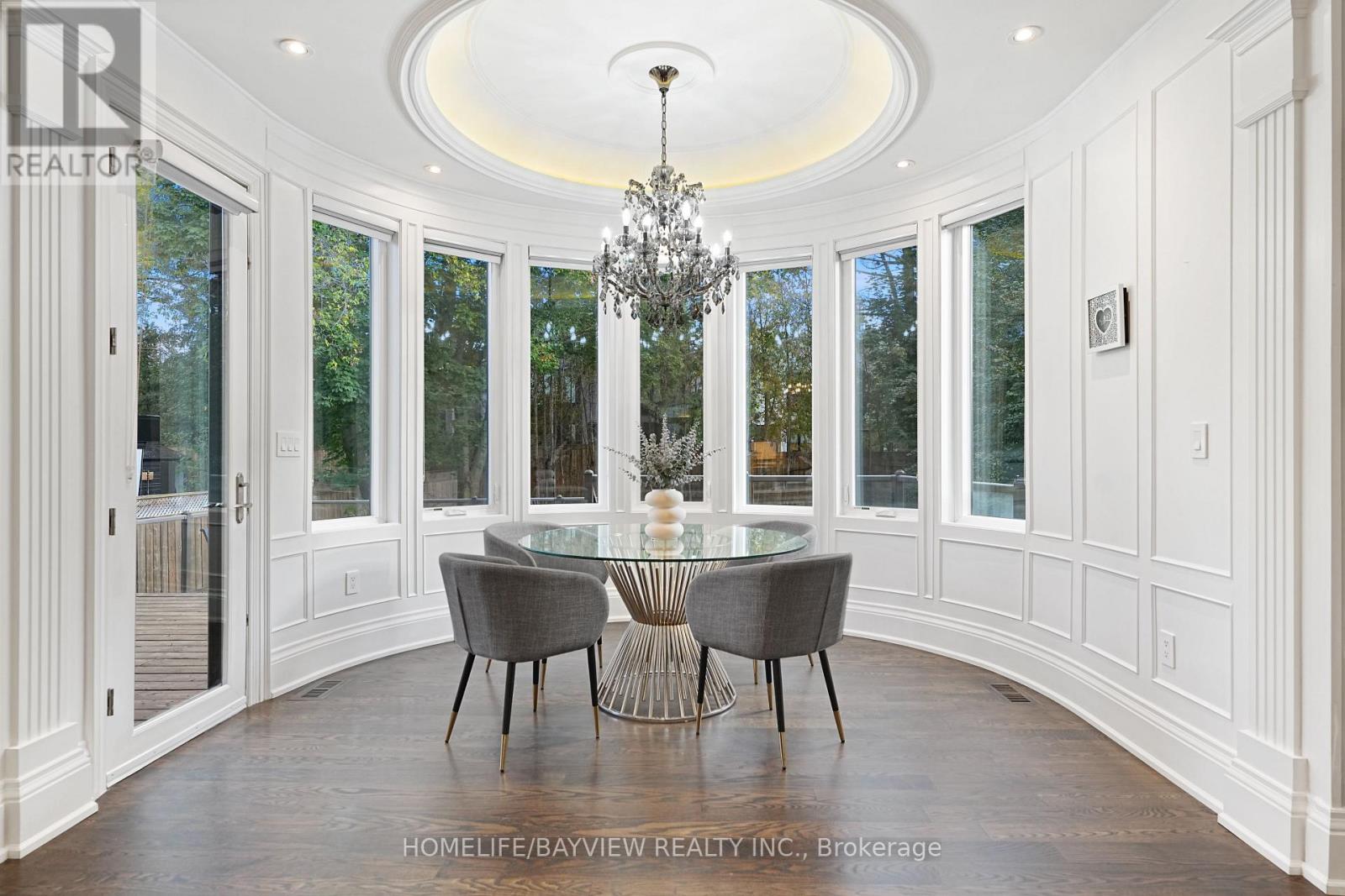Photo 27 of 111 Hillview Road, Aurora ON