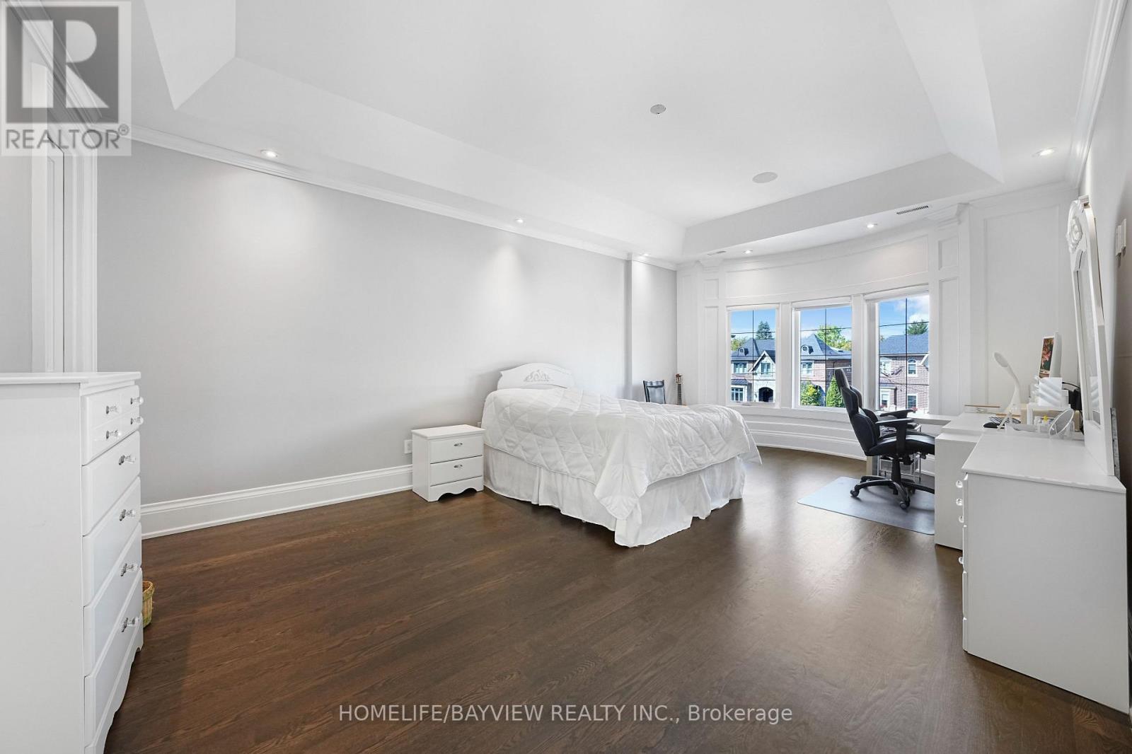 Photo 36 of 111 Hillview Road, Aurora ON