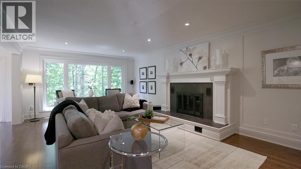 Photo 8 of 1353 Hazelton Boulevard, Burlington ON