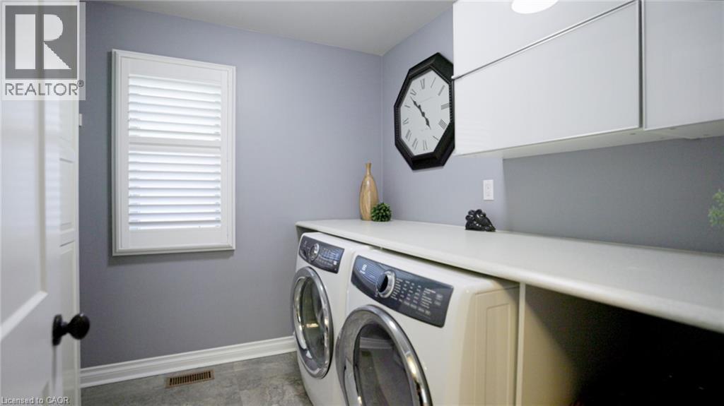 Photo 4 of 1353 Hazelton Boulevard, Burlington ON
