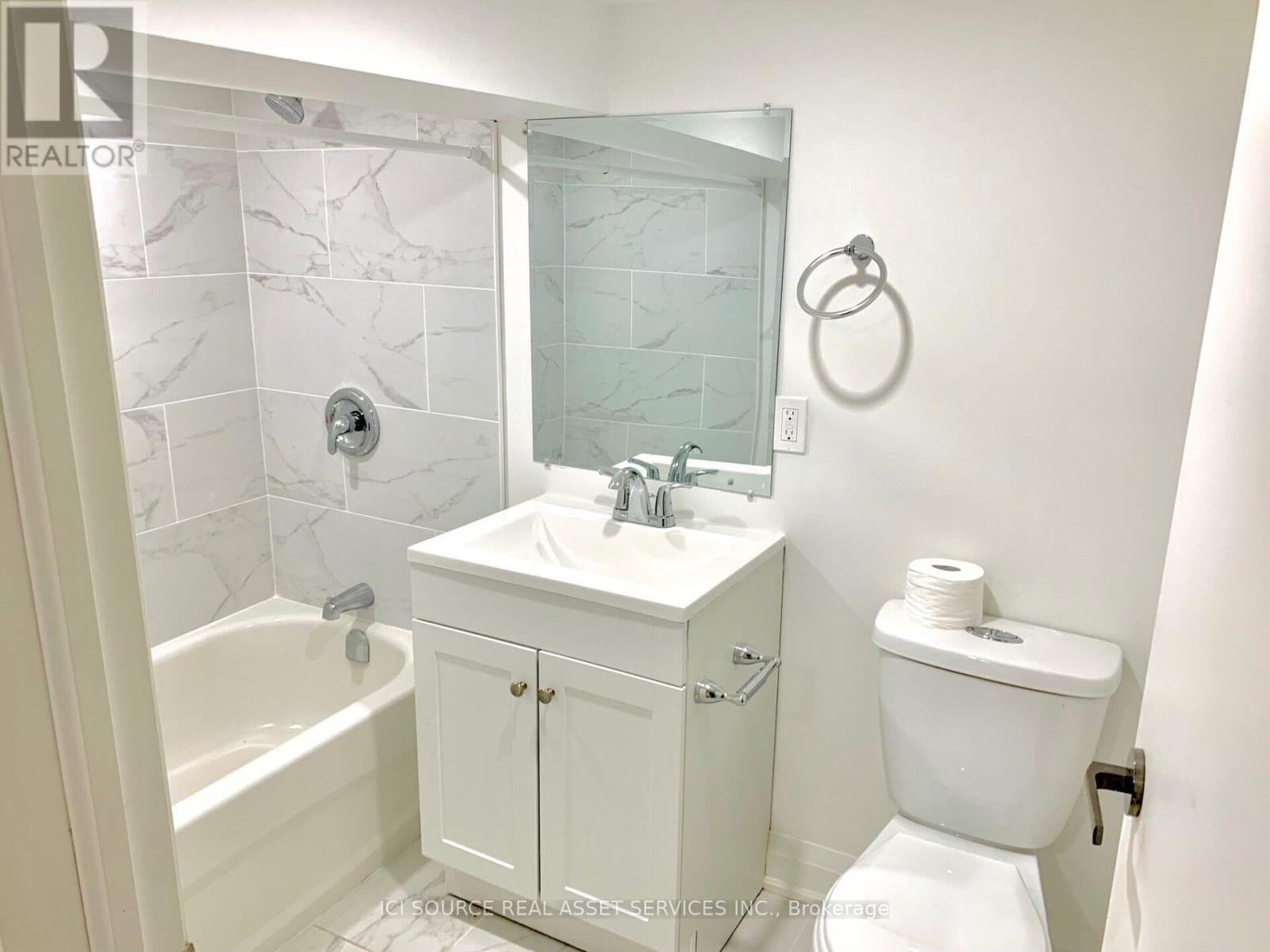 Photo 4 of 3 157 Huron Street, Toronto ON