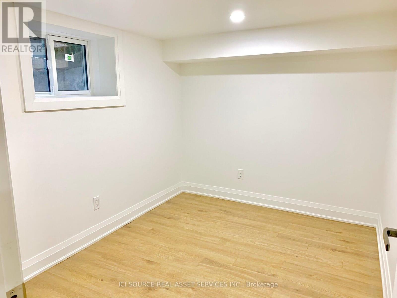 Photo 12 of 3 157 Huron Street, Toronto ON
