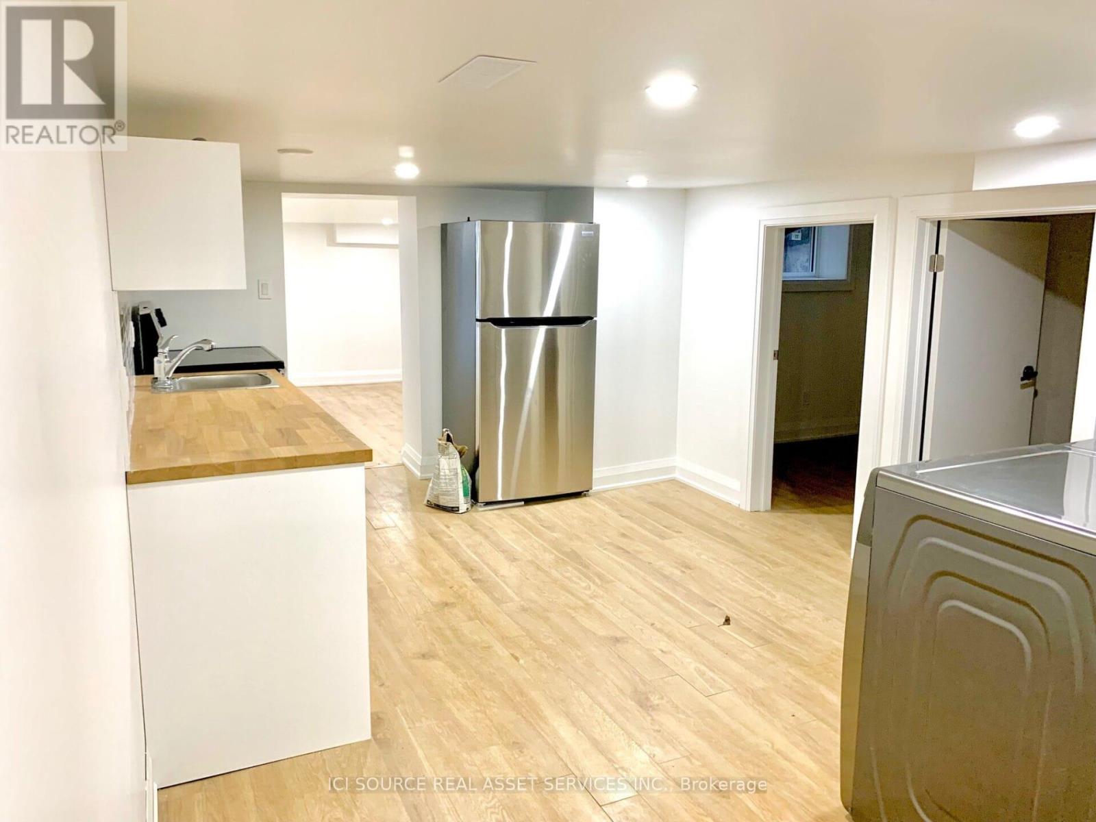 Photo 8 of 3 157 Huron Street, Toronto ON