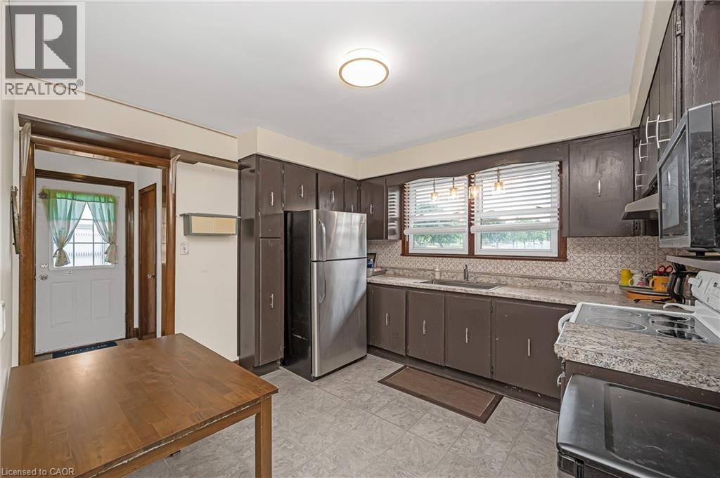 Photo 4 of 676 Upper Wentworth Street, Hamilton ON