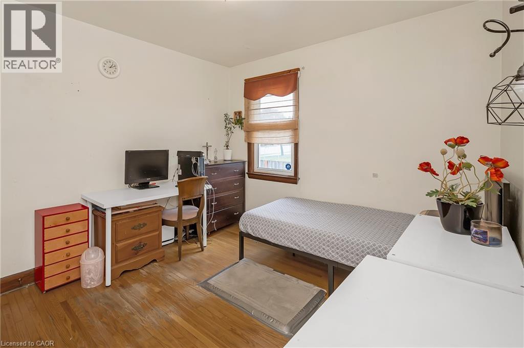 Photo 12 of 676 Upper Wentworth Street, Hamilton ON