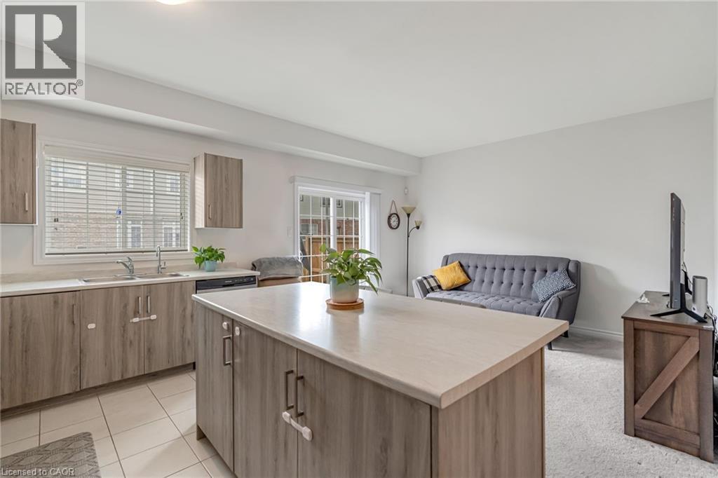 Photo 24 of 38 Dewberry Drive, Kitchener ON