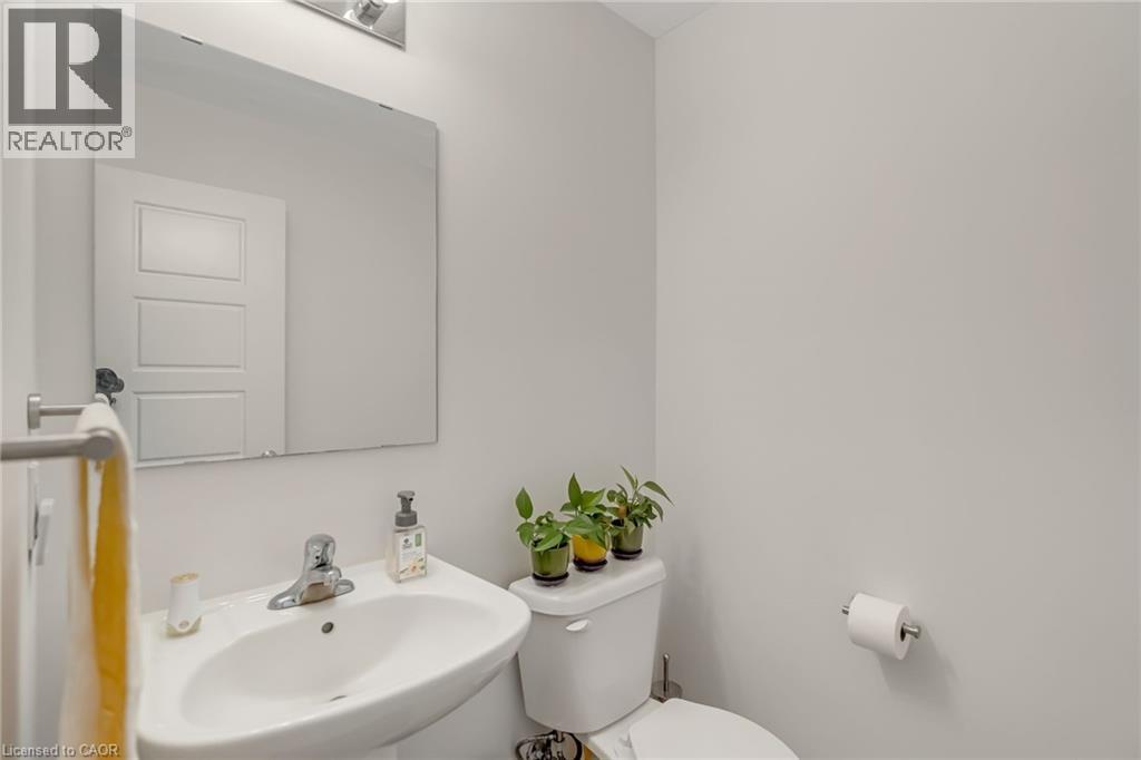Photo 5 of 38 Dewberry Drive, Kitchener ON
