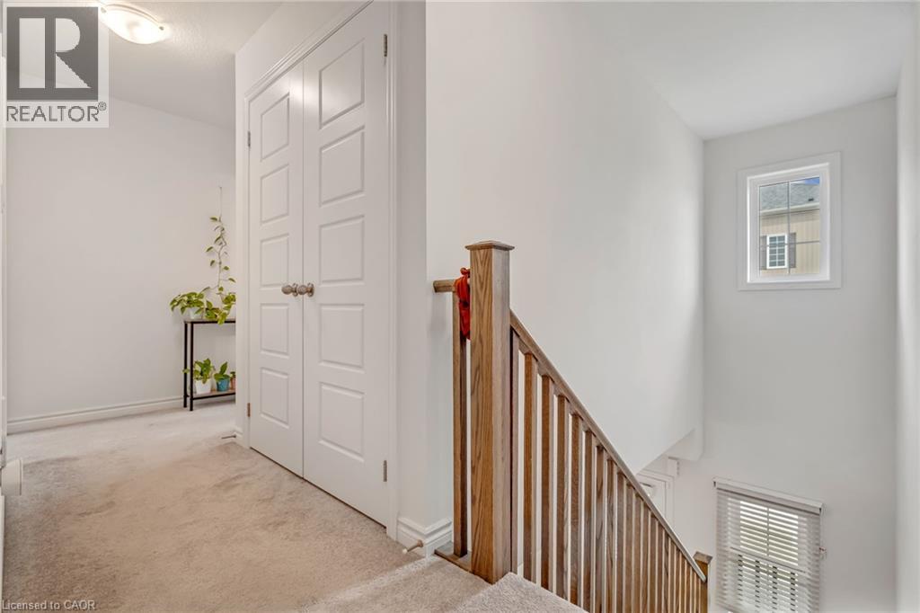 Photo 6 of 38 Dewberry Drive, Kitchener ON