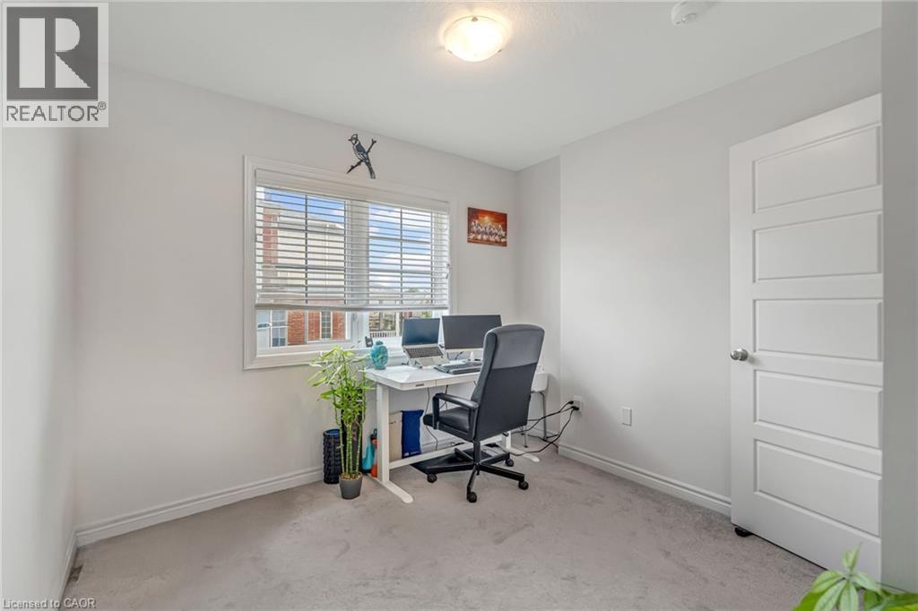 Photo 11 of 38 Dewberry Drive, Kitchener ON