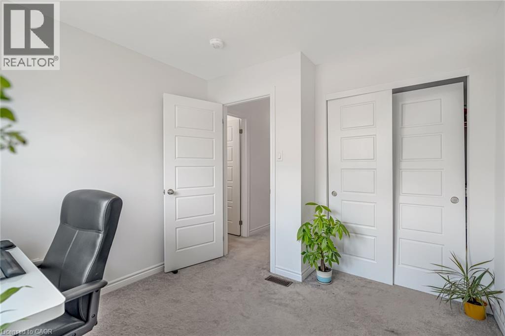 Photo 17 of 38 Dewberry Drive, Kitchener ON