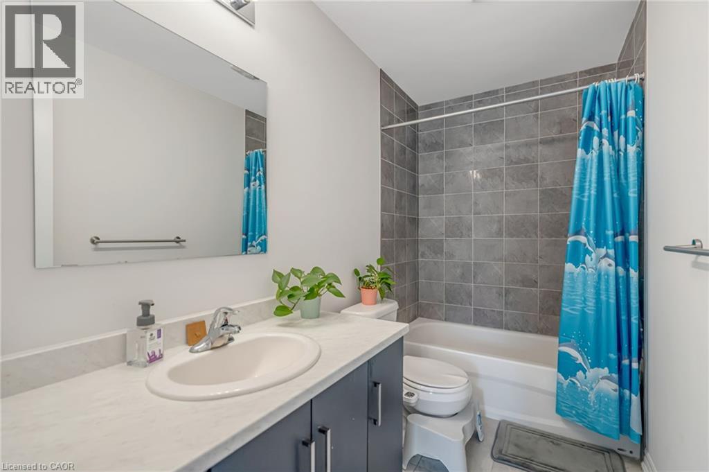 Photo 31 of 38 Dewberry Drive, Kitchener ON