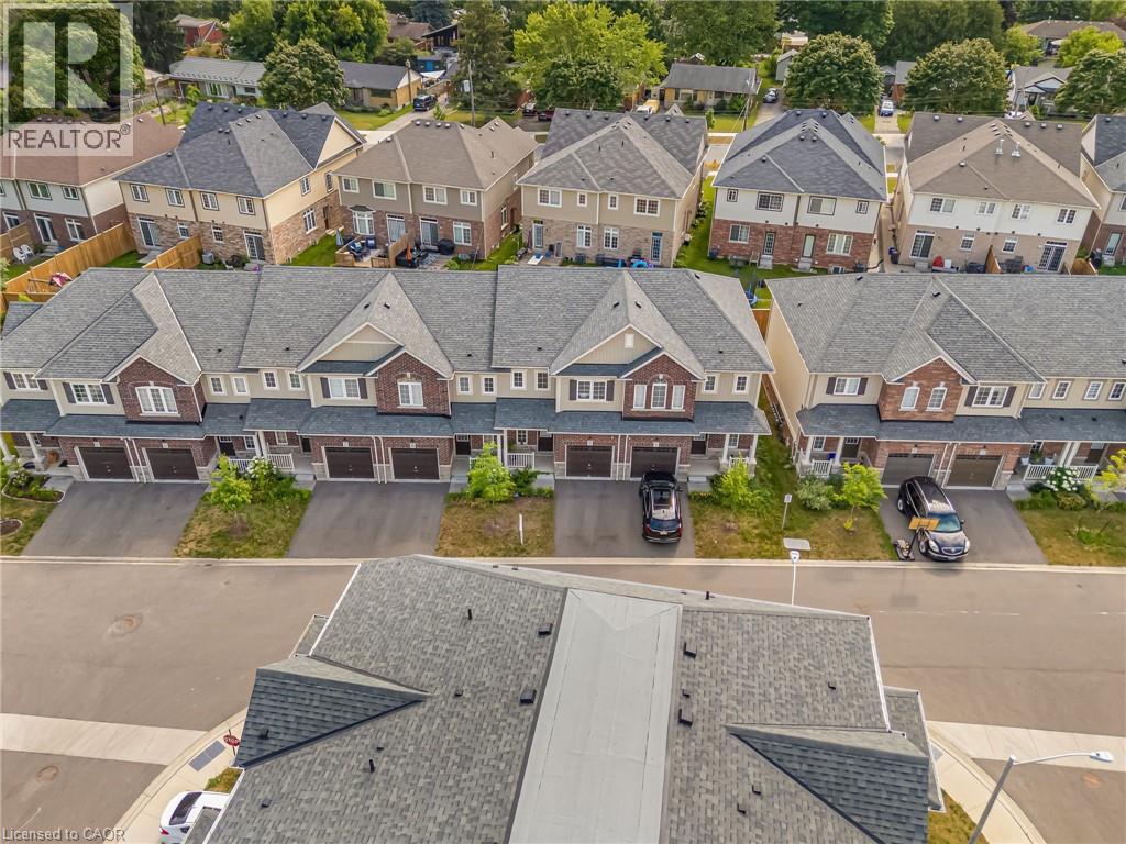 Photo 26 of 38 Dewberry Drive, Kitchener ON