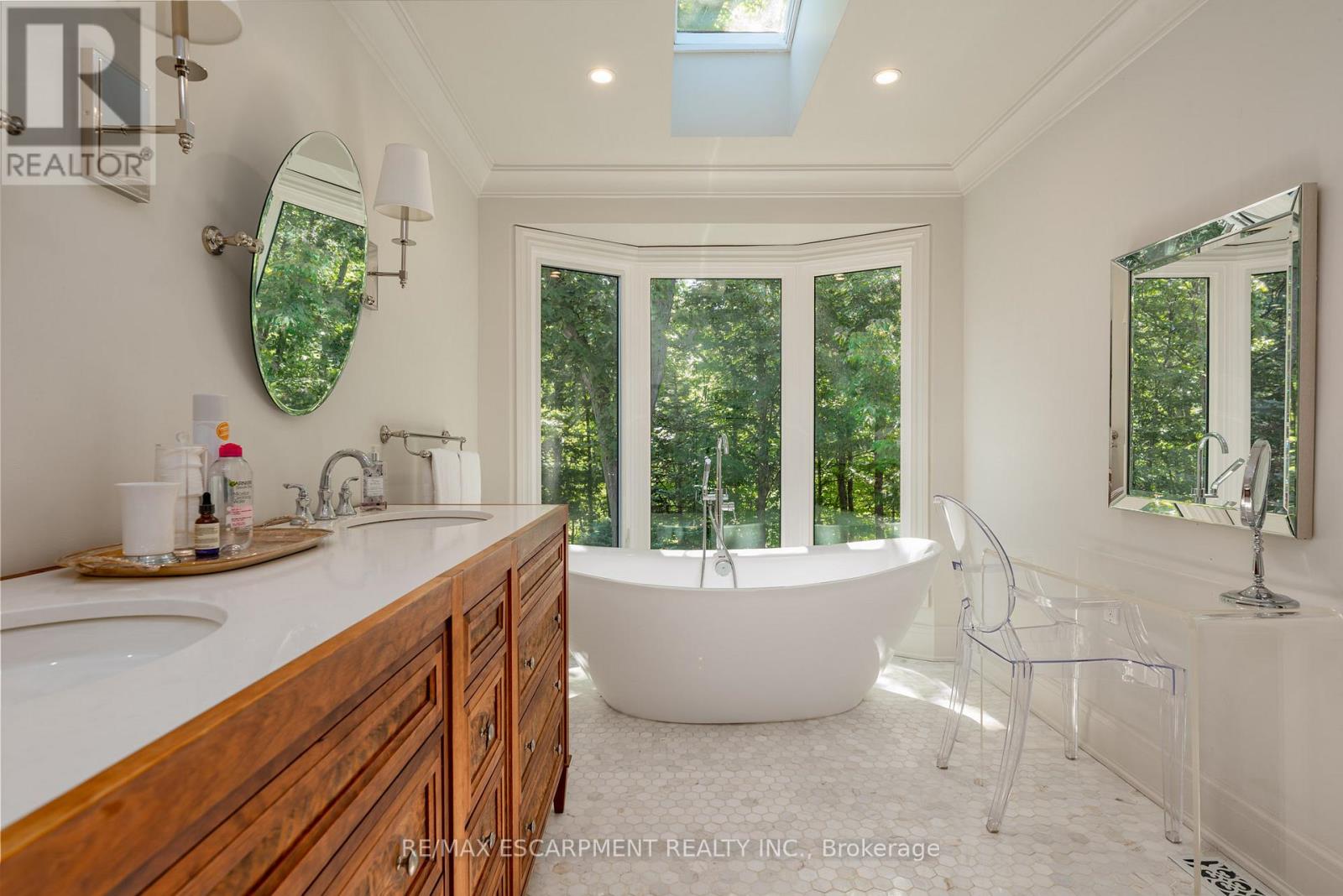 Photo 32 of 1353 Hazelton Boulevard, Burlington ON