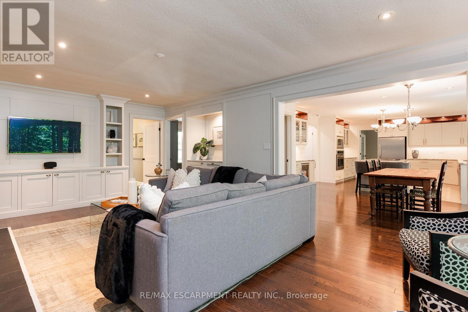 Photo 16 of 1353 Hazelton Boulevard, Burlington ON