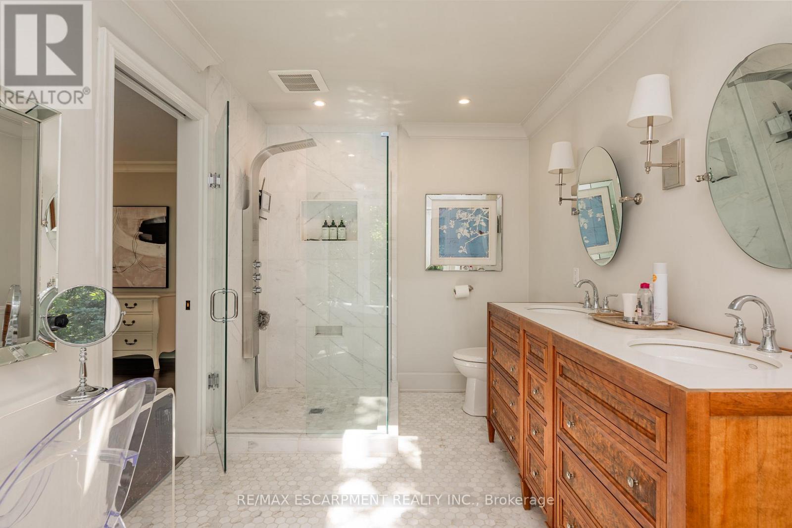 Photo 33 of 1353 Hazelton Boulevard, Burlington ON