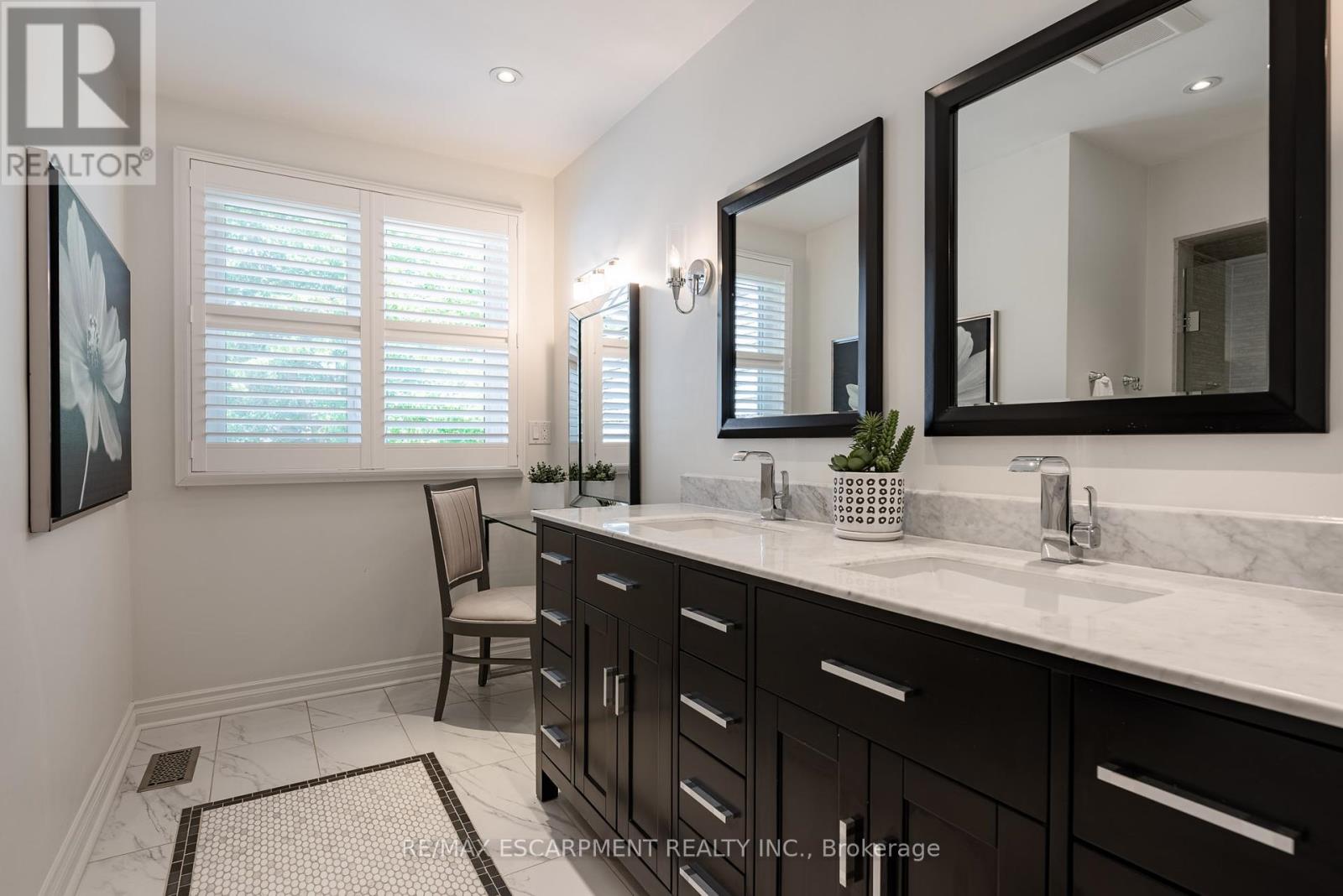 Photo 27 of 1353 Hazelton Boulevard, Burlington ON