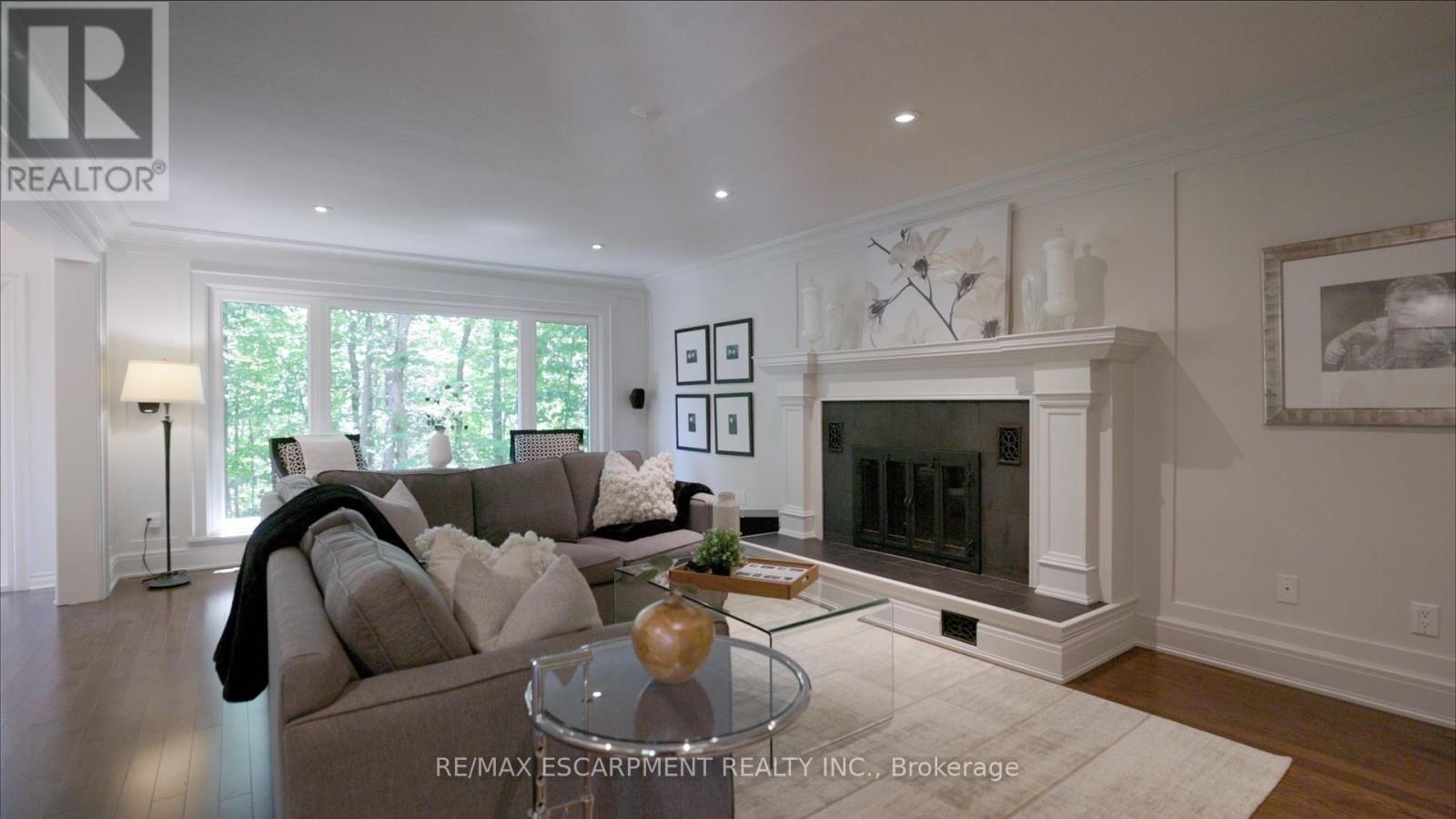 Photo 20 of 1353 Hazelton Boulevard, Burlington ON