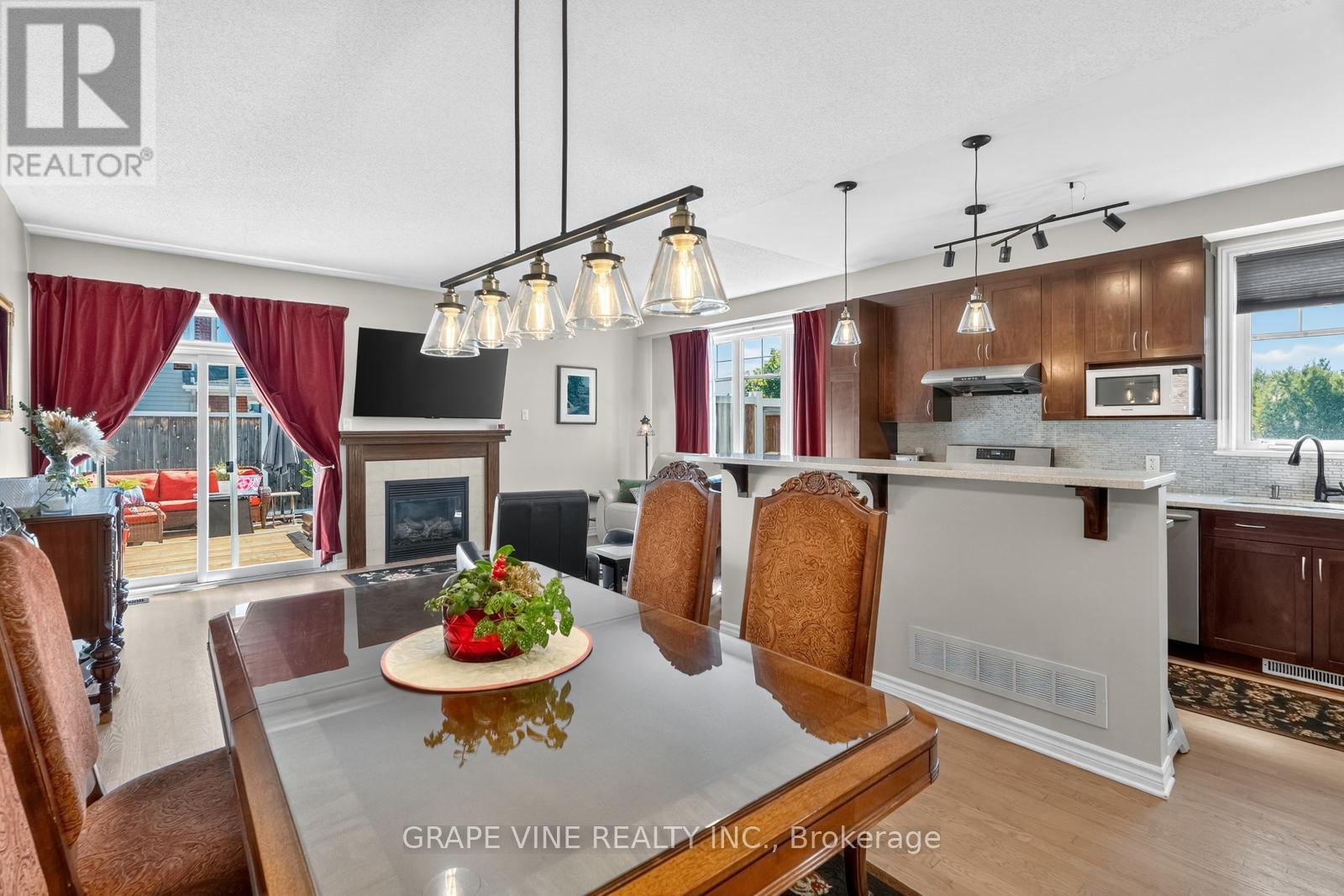 Photo 13 of 349 Grammond Circle, Ottawa ON