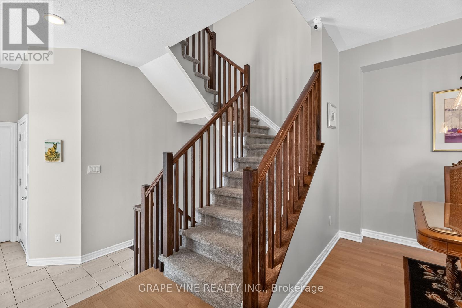 Photo 18 of 349 Grammond Circle, Ottawa ON