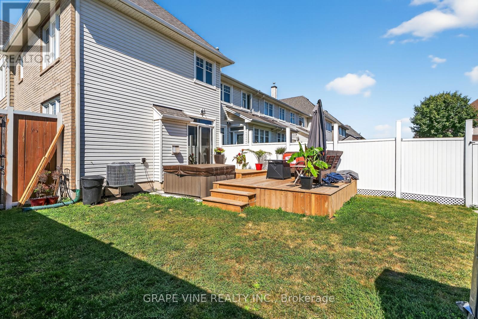 Photo 33 of 349 Grammond Circle, Ottawa ON