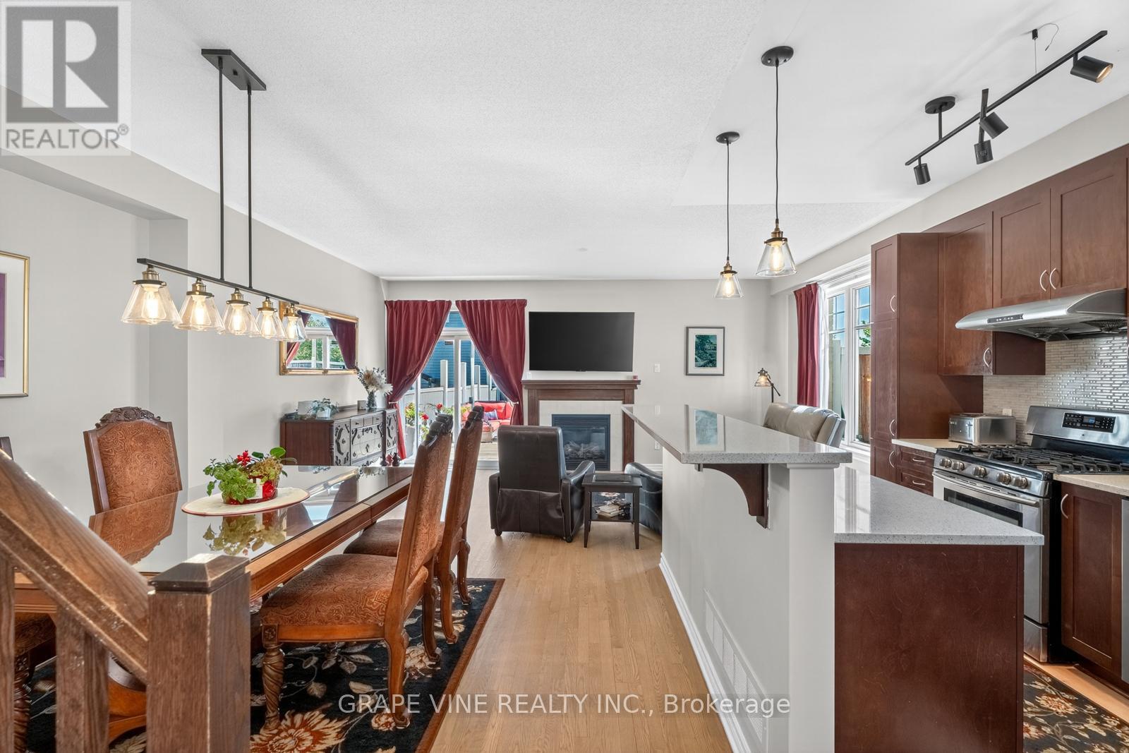 Photo 8 of 349 Grammond Circle, Ottawa ON