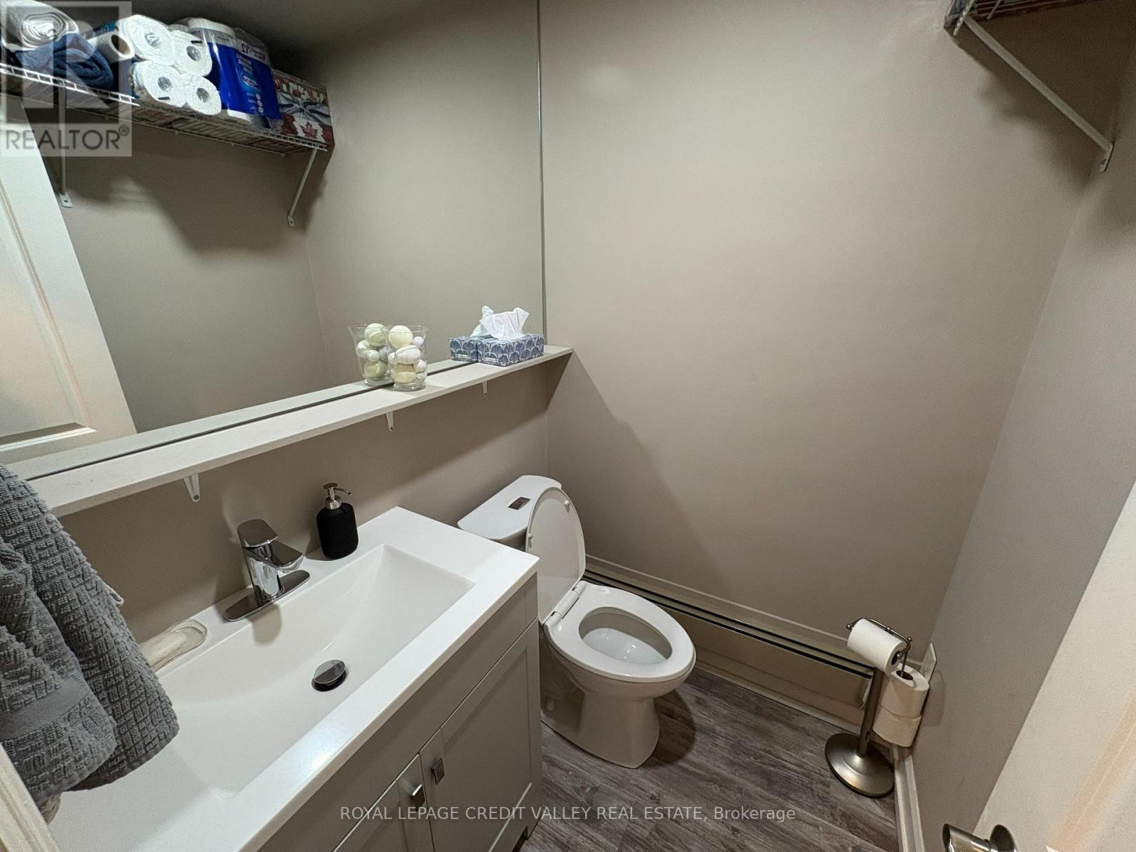 Photo 3 of 1 273 Scarlett Road, Toronto ON