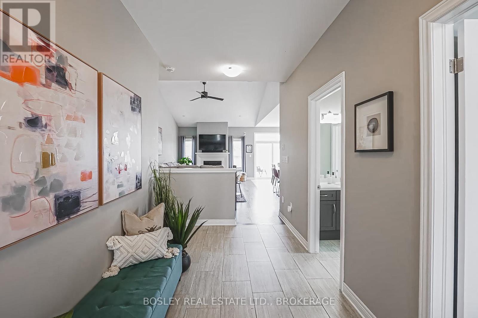 Photo 3 of 14 Cinnamon Street, Thorold ON