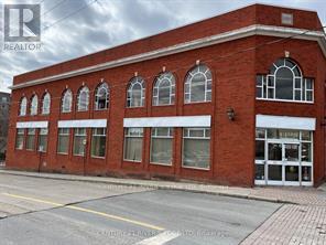 Photo 9 of 133 King Street W, Brockville ON