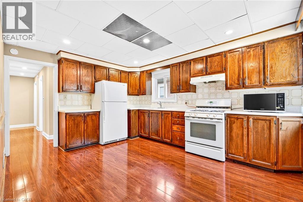 Photo 2 of 111 Leland Street, Hamilton ON