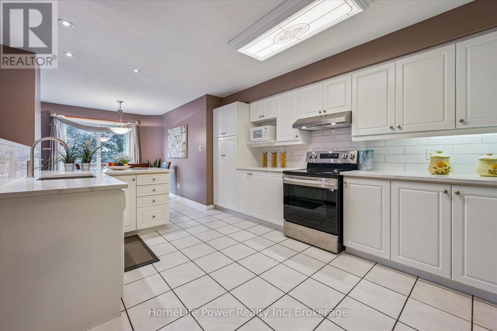 Photo 17 of 97 Marl Meadow Drive, Kitchener ON