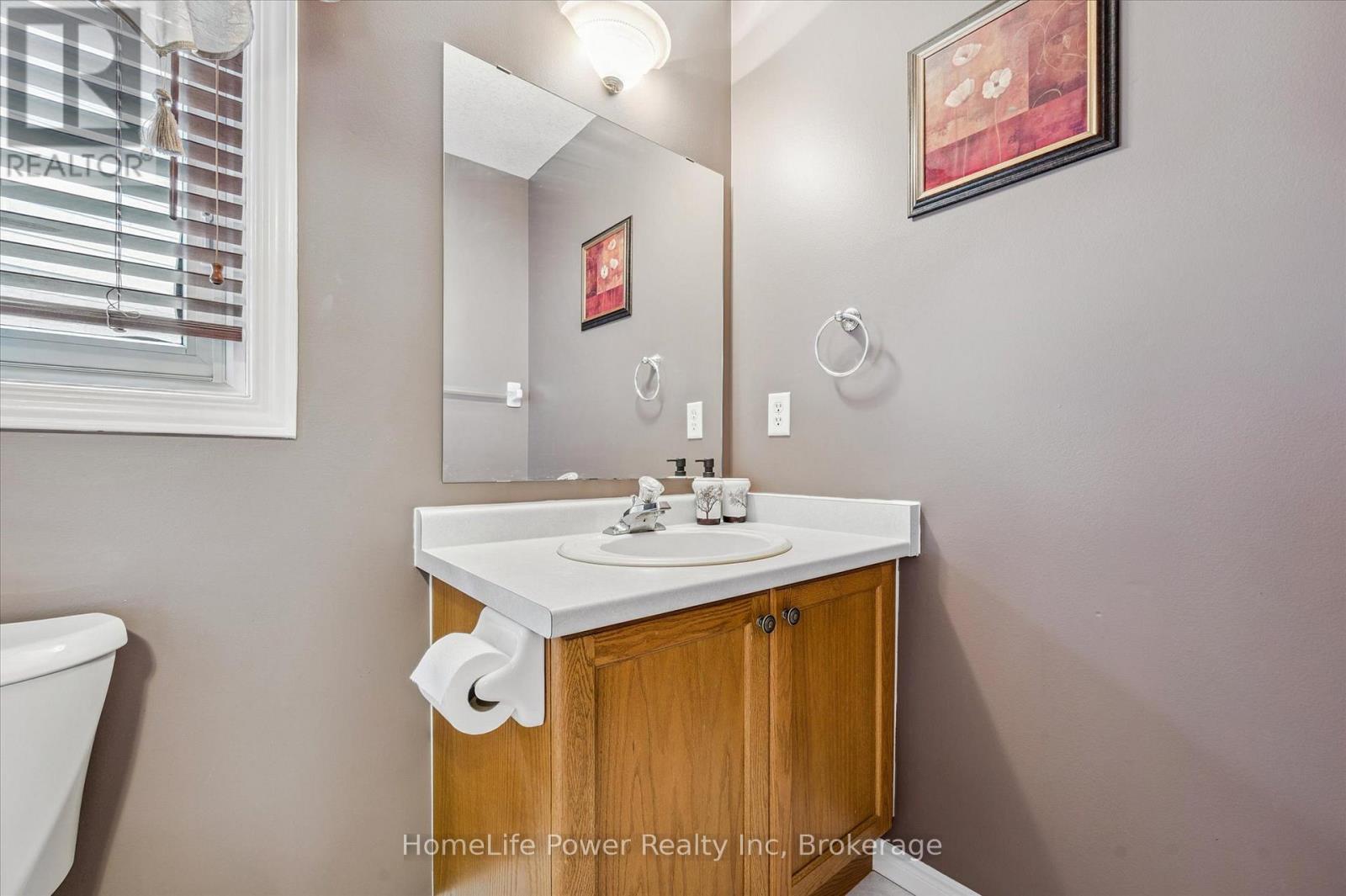 Photo 9 of 97 Marl Meadow Drive, Kitchener ON