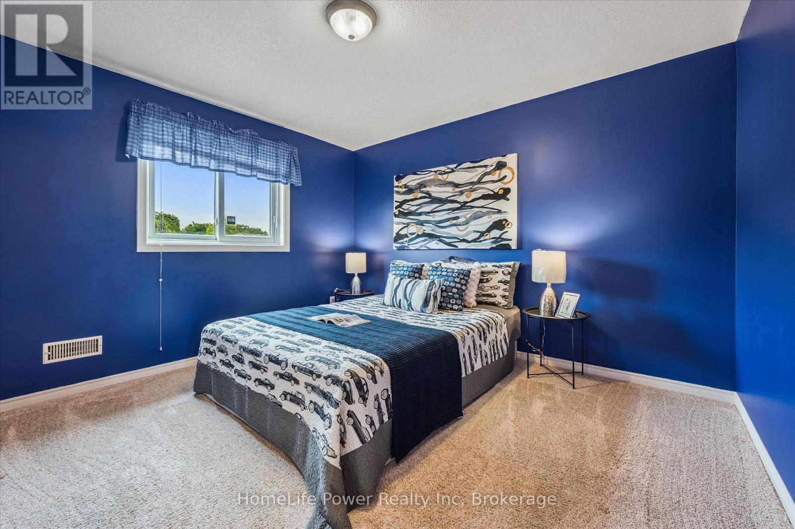 Photo 26 of 97 Marl Meadow Drive, Kitchener ON