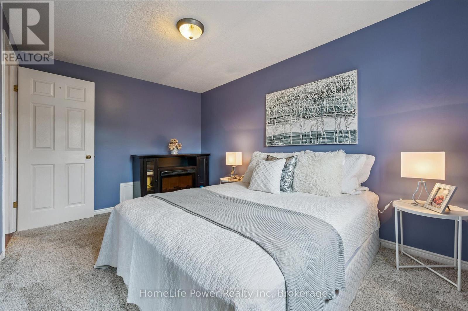 Photo 27 of 97 Marl Meadow Drive, Kitchener ON