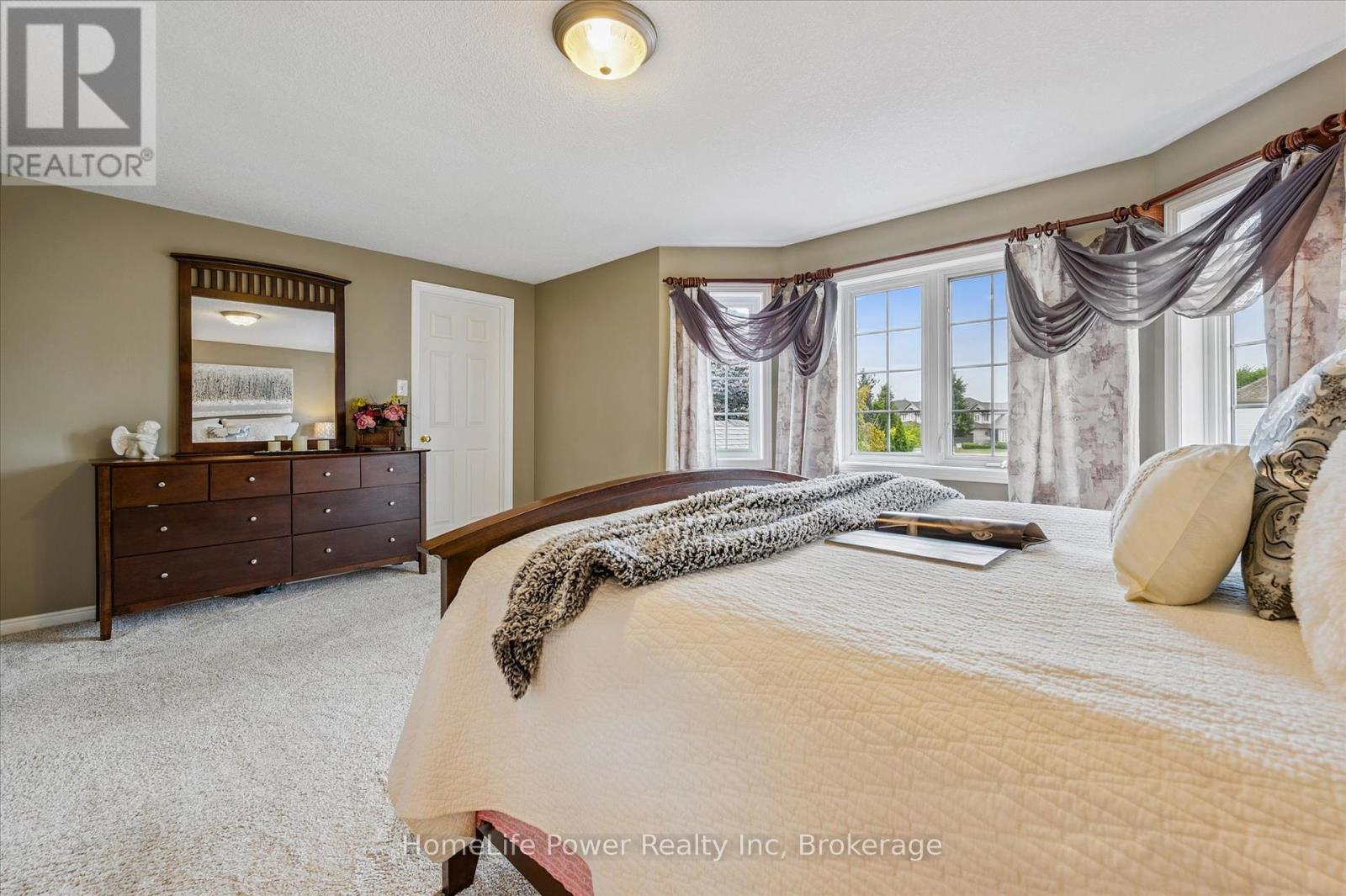 Photo 20 of 97 Marl Meadow Drive, Kitchener ON