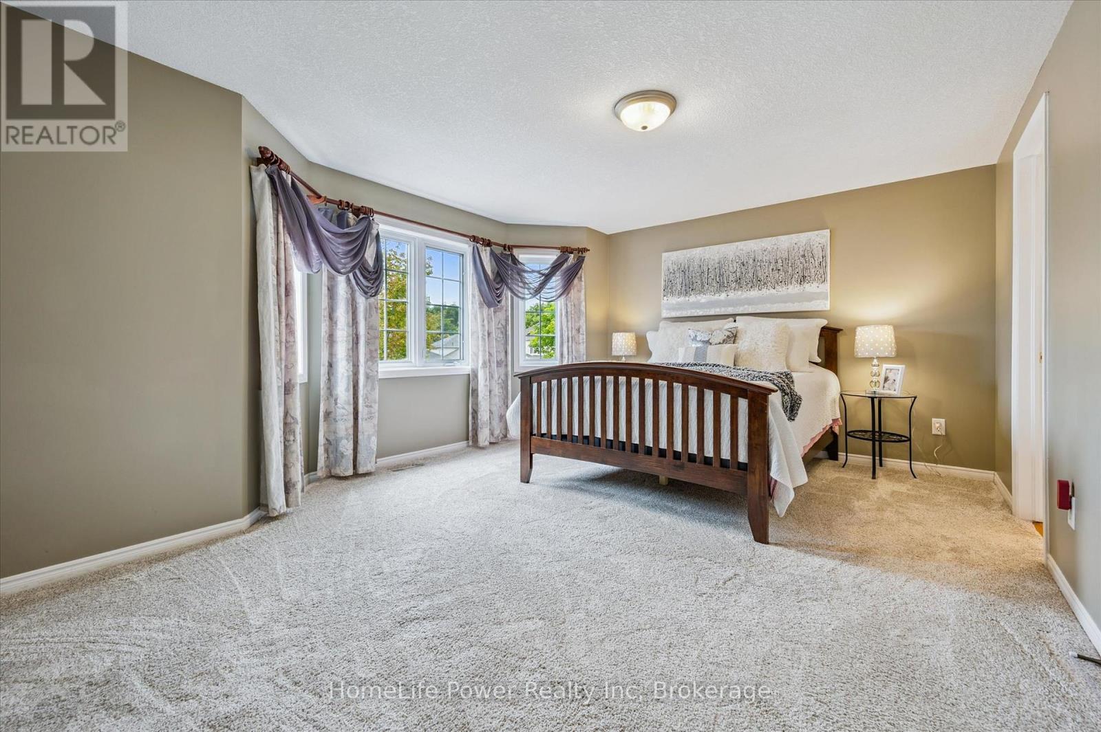 Photo 24 of 97 Marl Meadow Drive, Kitchener ON