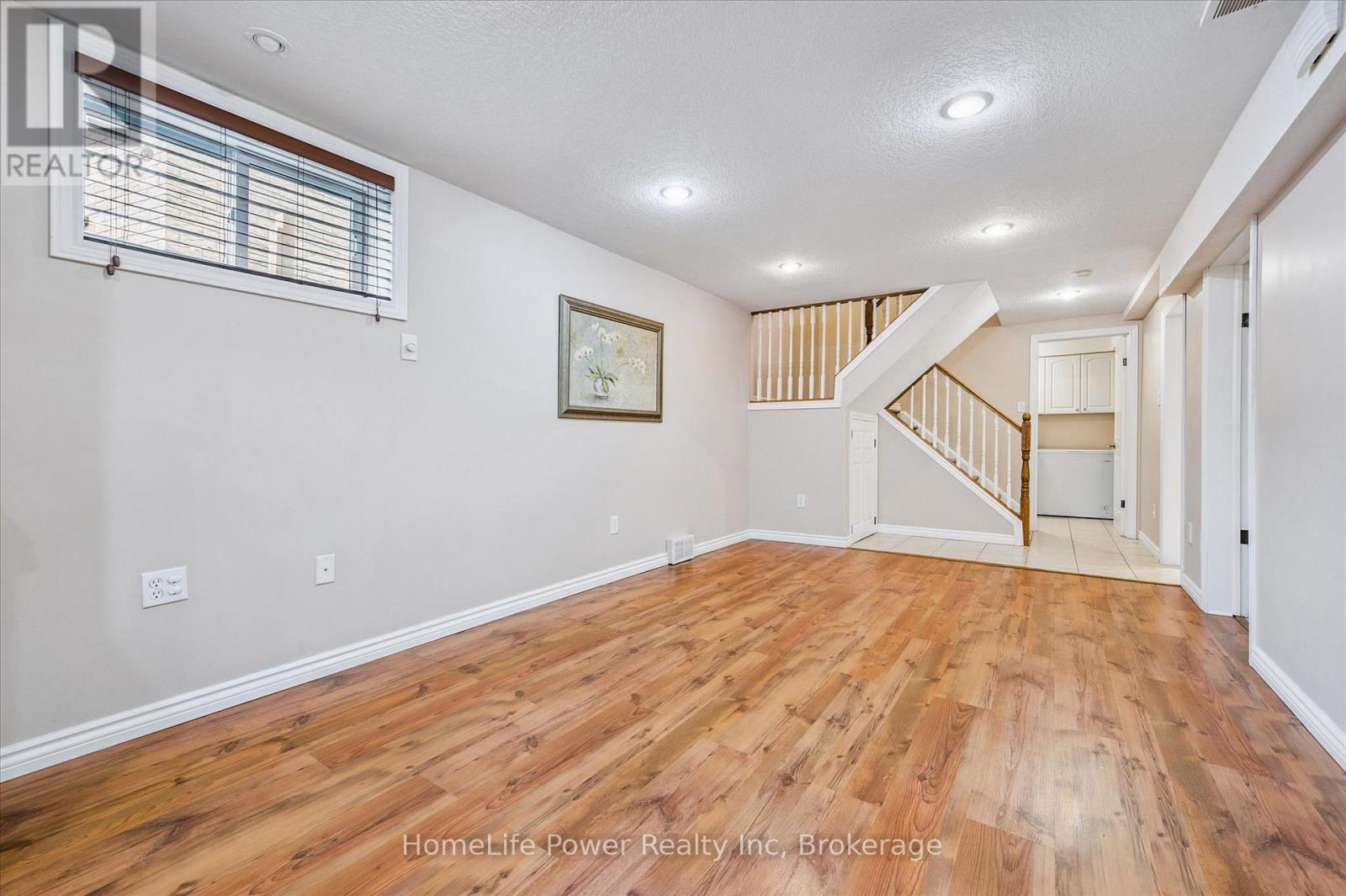 Photo 37 of 97 Marl Meadow Drive, Kitchener ON