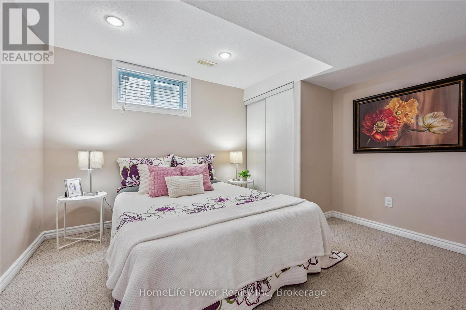 Photo 30 of 97 Marl Meadow Drive, Kitchener ON