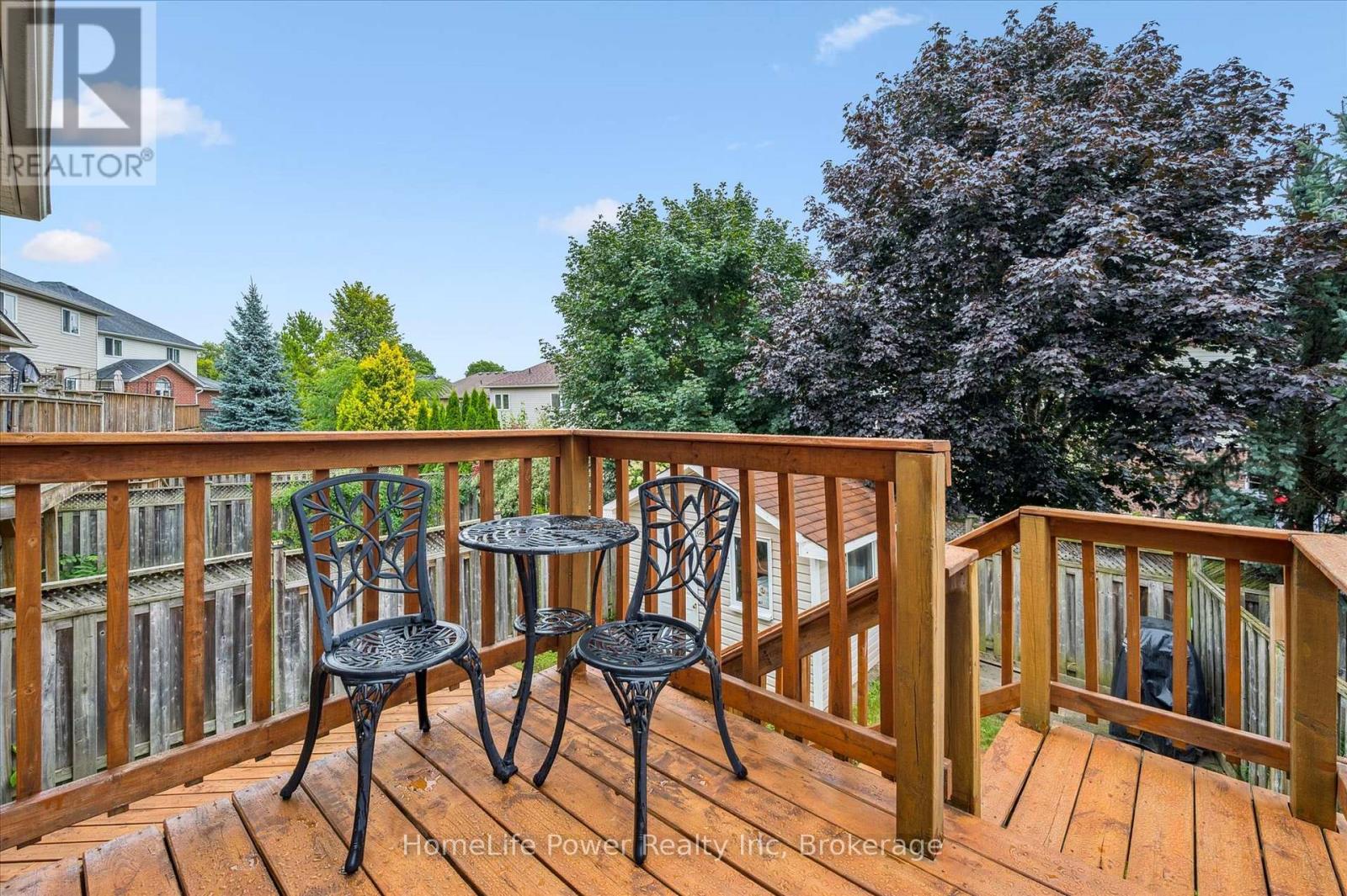 Photo 32 of 97 Marl Meadow Drive, Kitchener ON