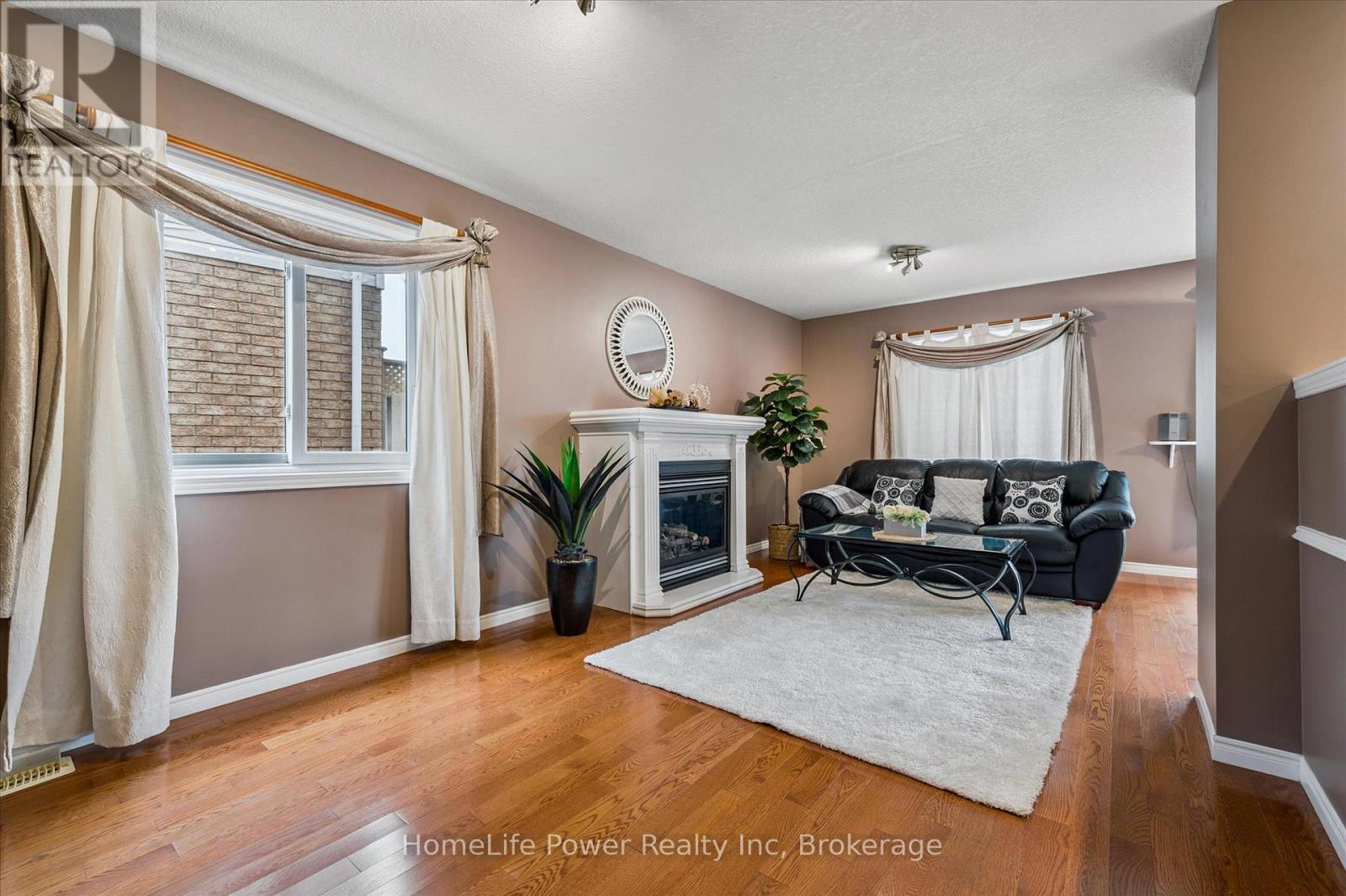 Photo 31 of 97 Marl Meadow Drive, Kitchener ON