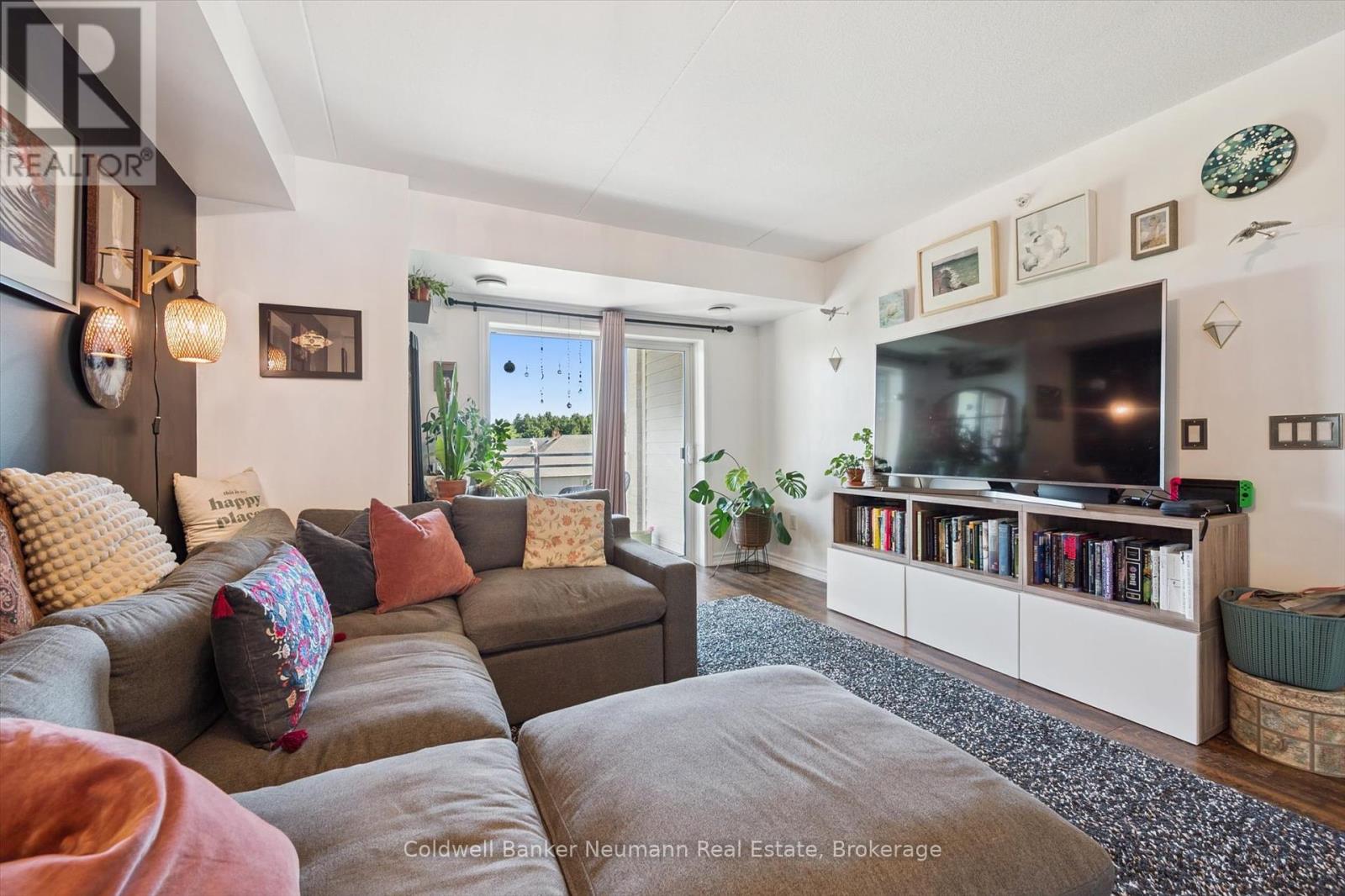 Photo 10 of 306 7 Kay Crescent, Guelph ON