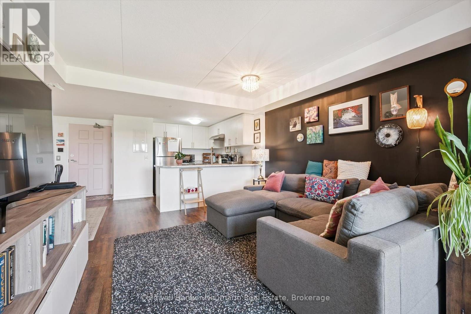 Photo 11 of 306 7 Kay Crescent, Guelph ON