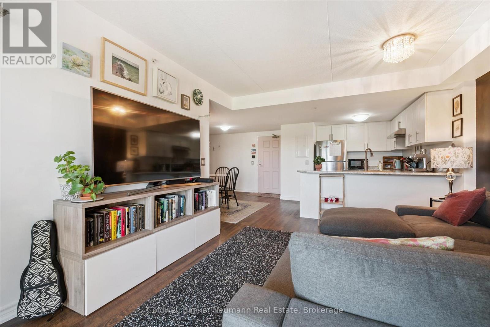 Photo 12 of 306 7 Kay Crescent, Guelph ON