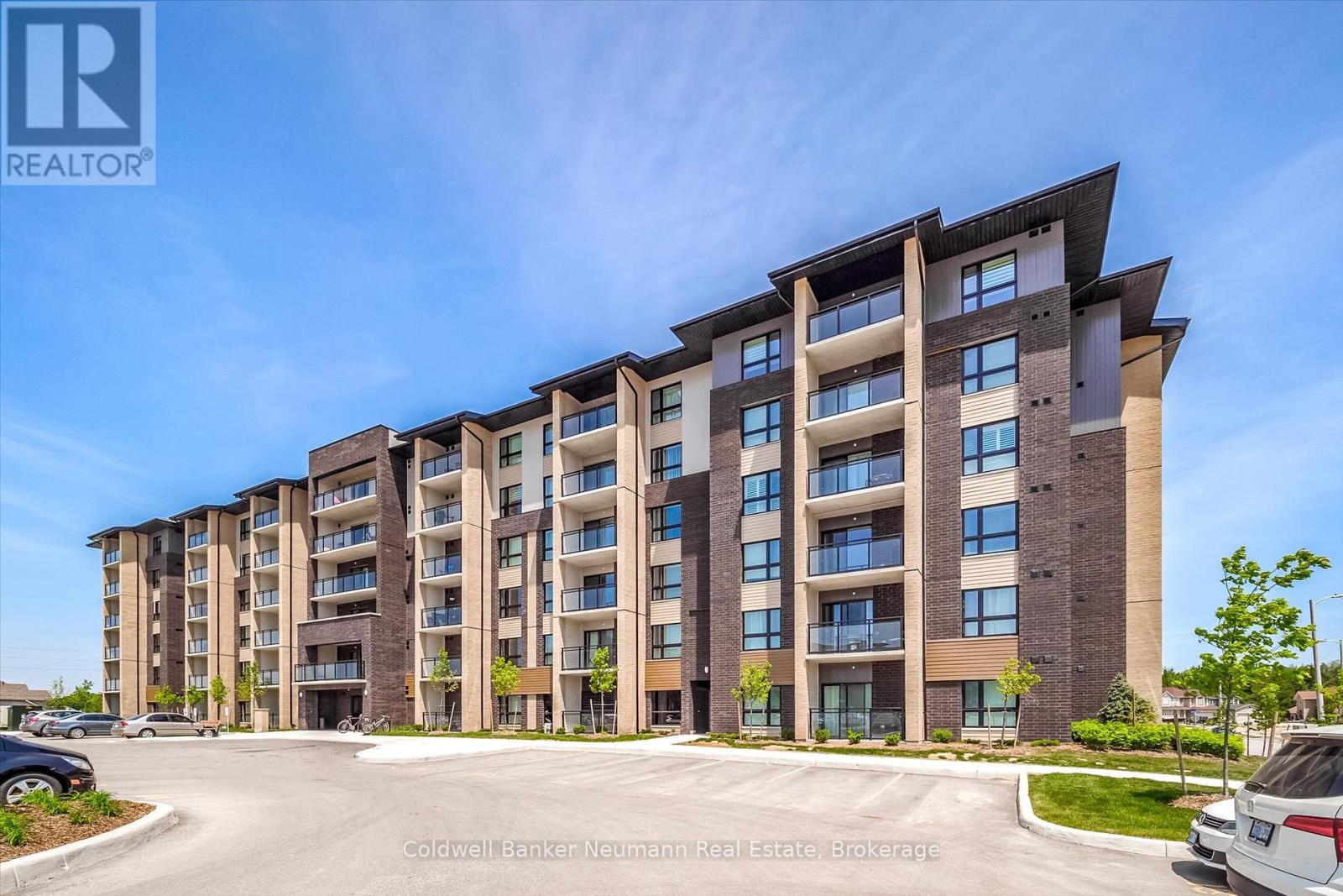 Photo 2 of 306 7 Kay Crescent, Guelph ON