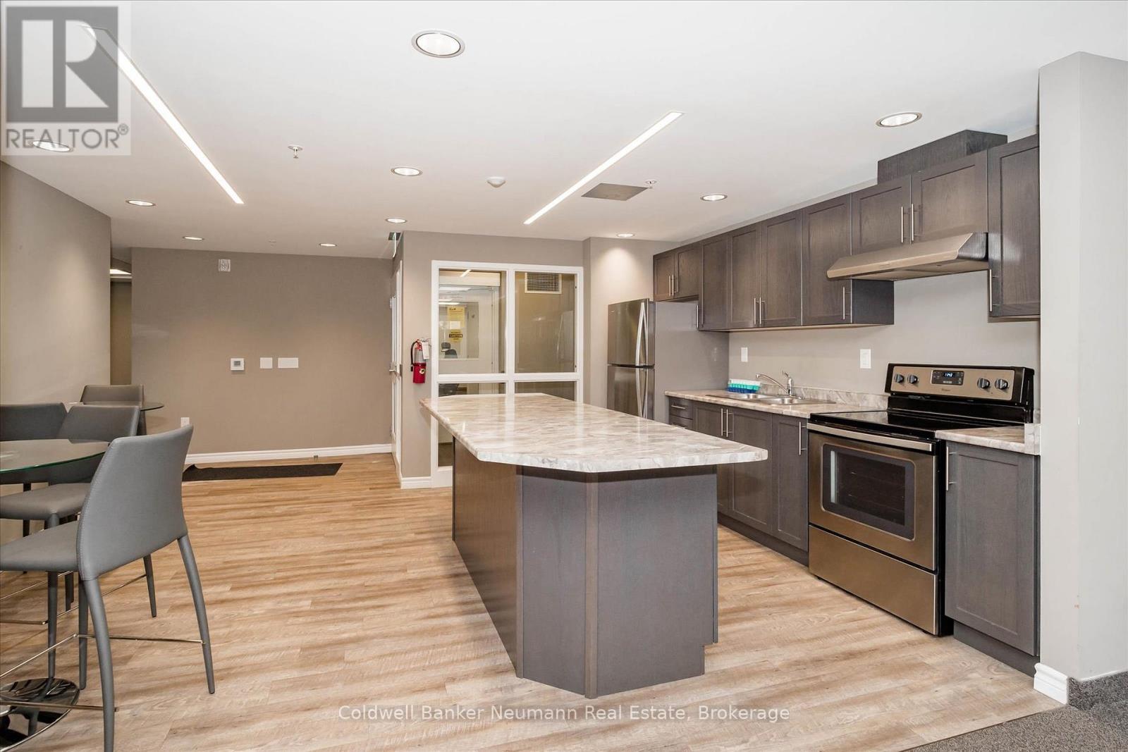 Photo 38 of 306 7 Kay Crescent, Guelph ON