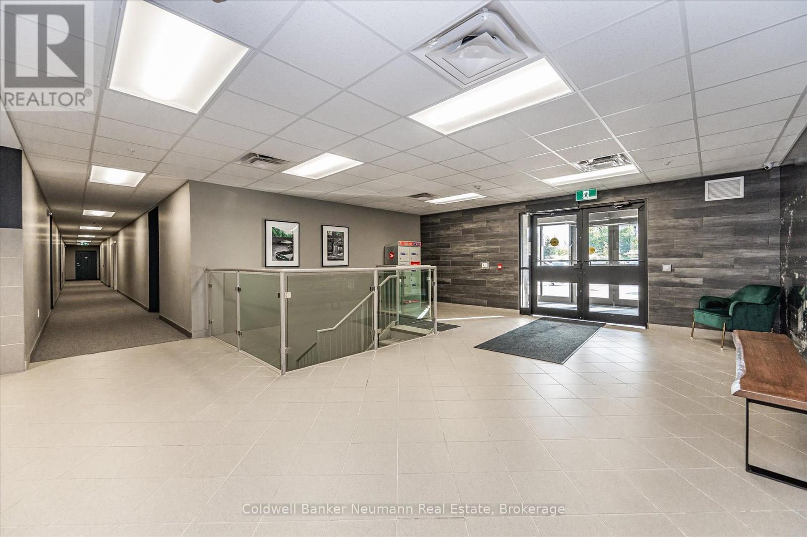 Photo 4 of 306 7 Kay Crescent, Guelph ON