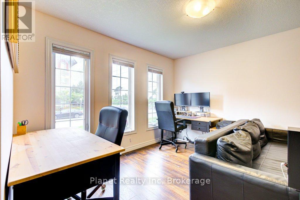 Photo 10 of 52 105 Bard Boulevard, Guelph ON