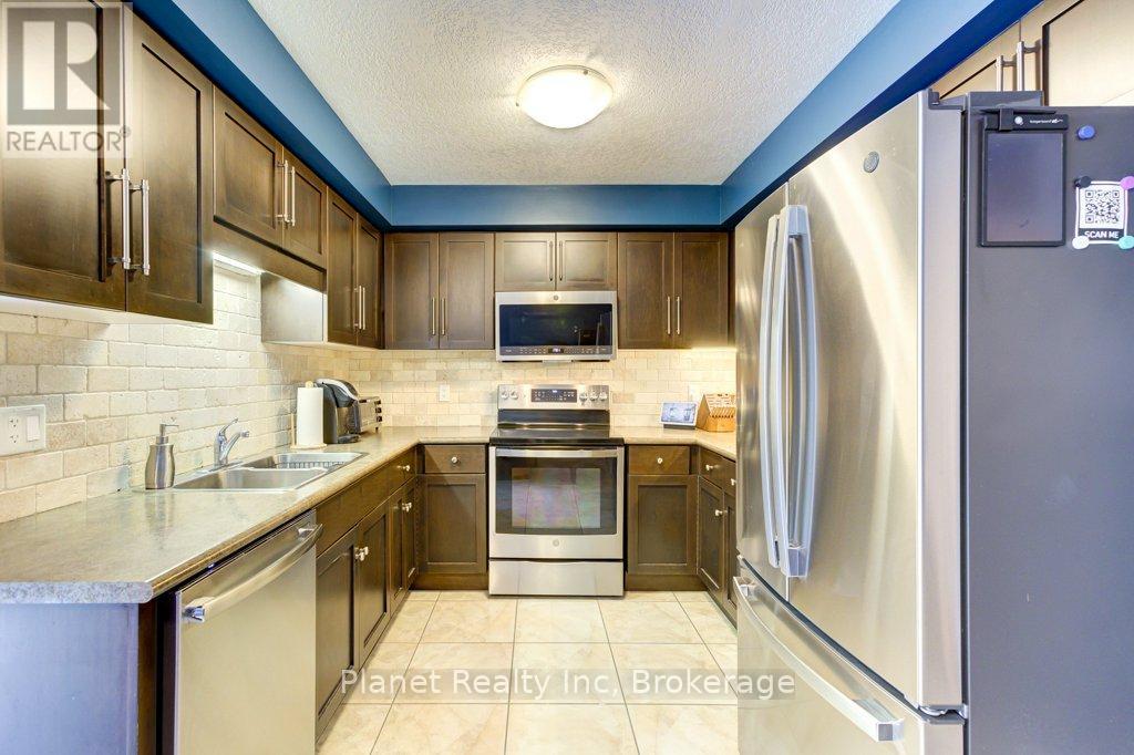Photo 11 of 52 105 Bard Boulevard, Guelph ON