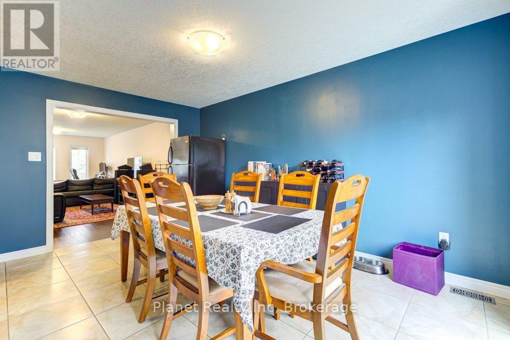 Photo 22 of 52 105 Bard Boulevard, Guelph ON